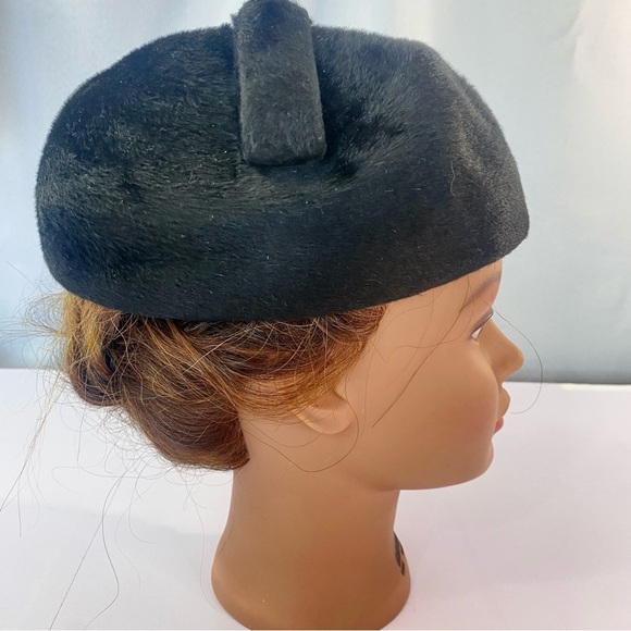Vintage 1950s 60s Helios Made in Italy Black velour fur felt Pillbox hat - Picture 6 of 14